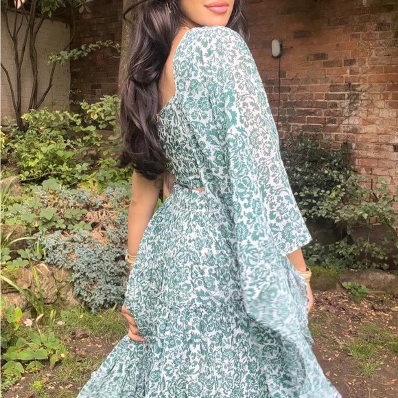 Floral Green & White Skirt (Lehenga) Rent due Taking best offers immediately! - Picture 3 of 9